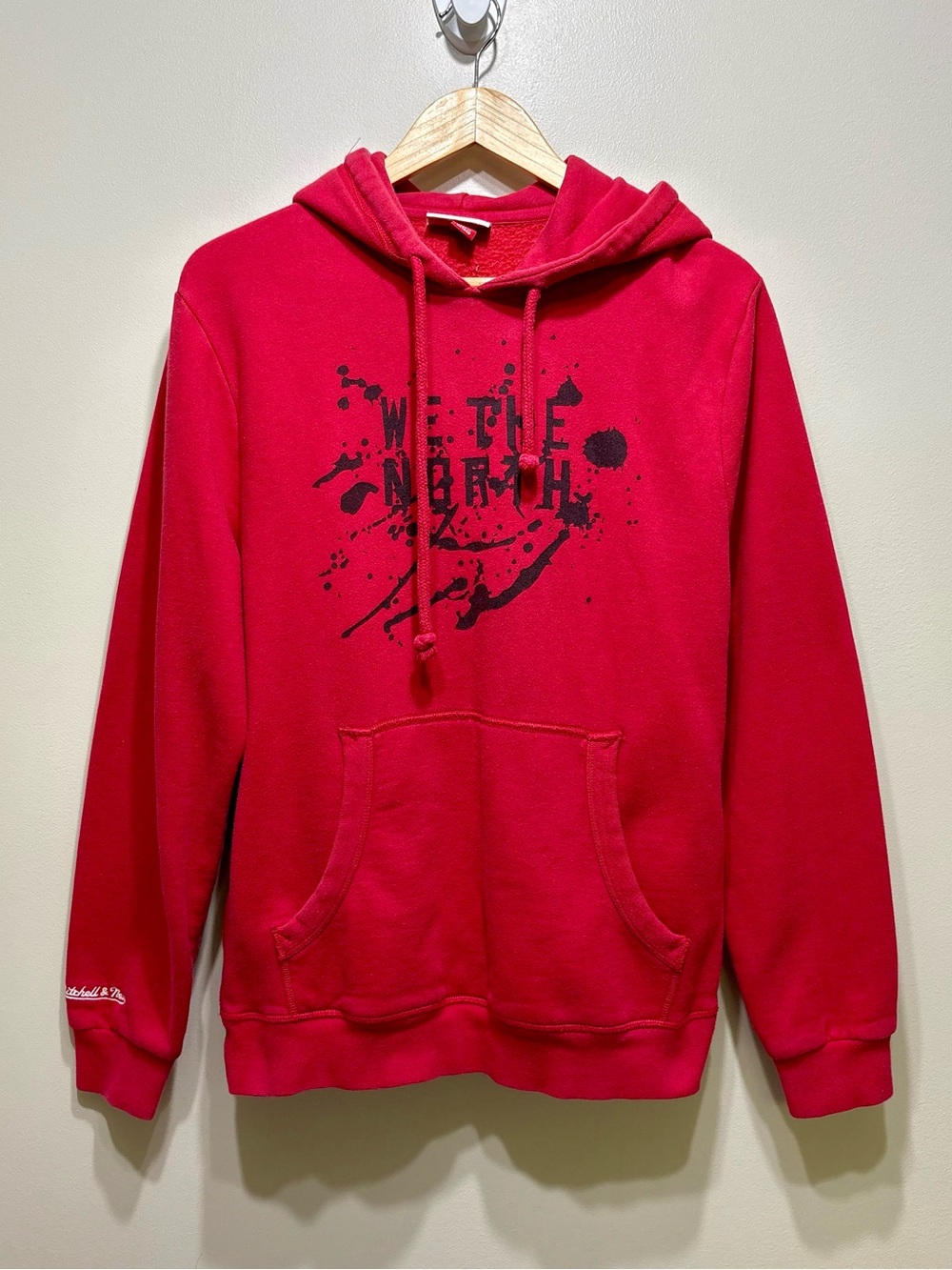 Mitchell & Ness We The North Hoodie Red Pullover Size Medium Toronto Raptors - Picture 9 of 9